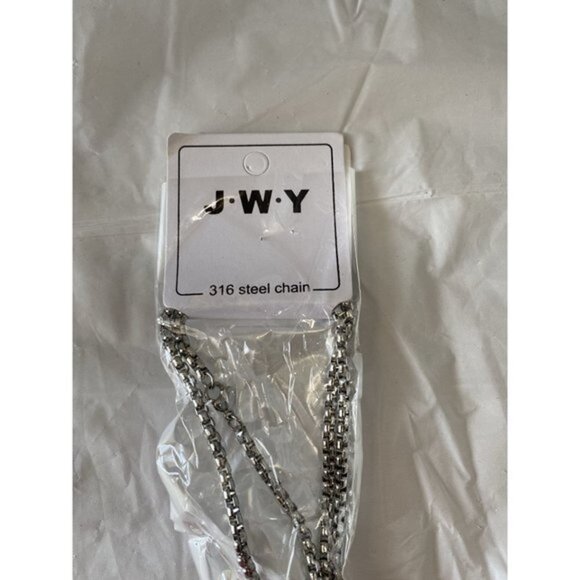 Red Crystal Eye Skull Chain Necklace - Picture 4 of 9